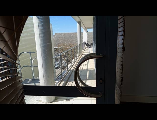 220M² OFFICE TO LET IN NDABENI
